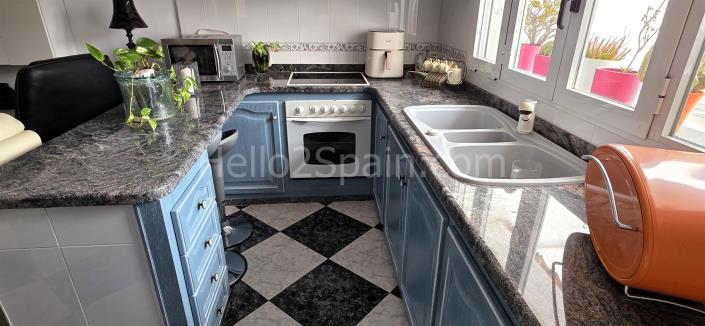 Image No.14-3 Bed Townhouse for sale