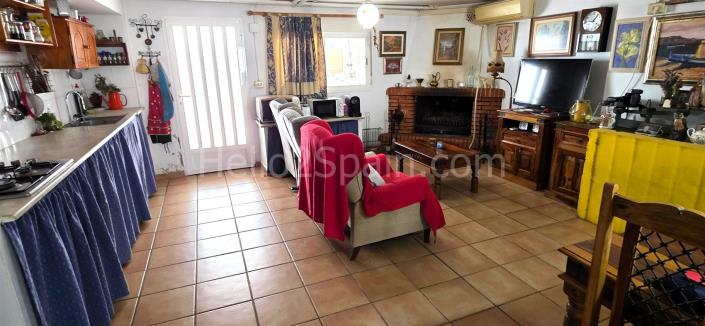 Image No.31-3 Bed Townhouse for sale