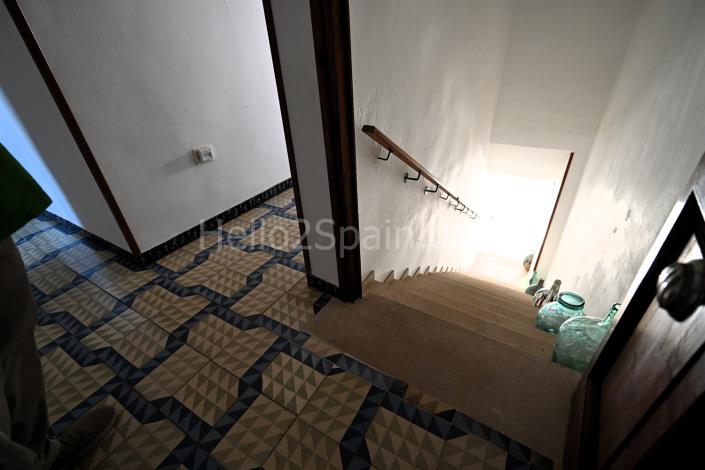 Image No.19-8 Bed House for sale