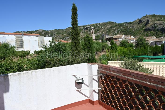 Image No.27-8 Bed House for sale