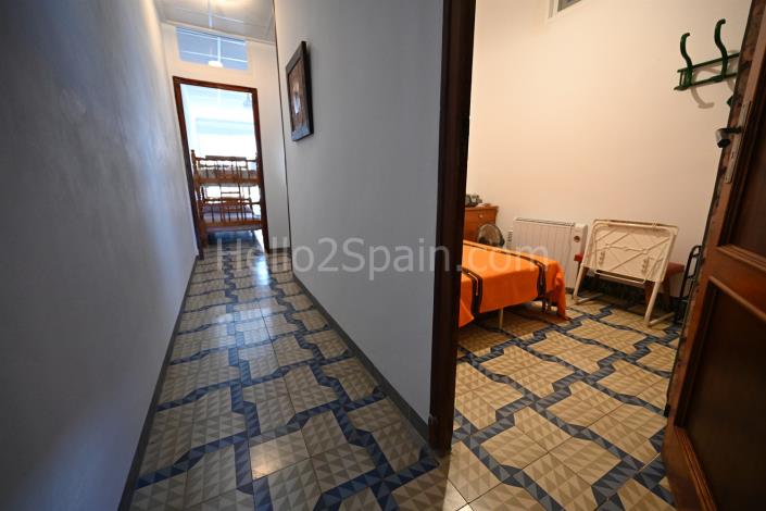 Image No.30-8 Bed House for sale