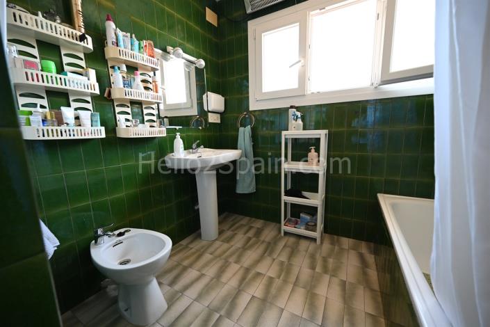 Image No.47-8 Bed House for sale