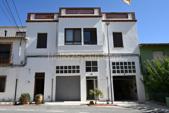 Image No.60-8 Bed House for sale