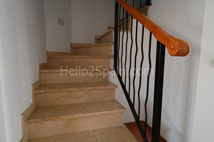 Image No.21-4 Bed Townhouse for sale