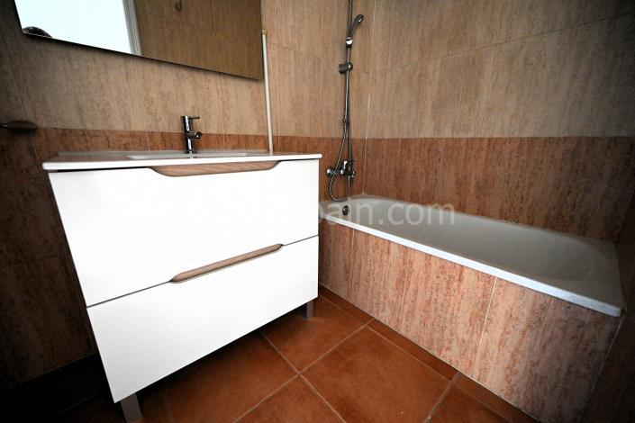 Image No.25-4 Bed Townhouse for sale