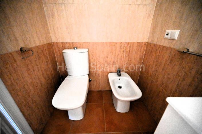 Image No.26-4 Bed Townhouse for sale