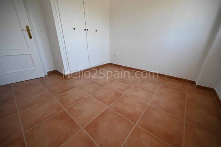 Image No.28-4 Bed Townhouse for sale