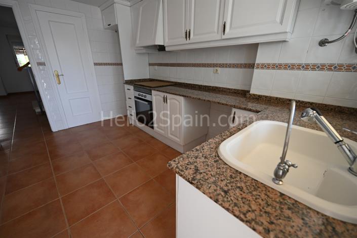 Image No.17-4 Bed Townhouse for sale