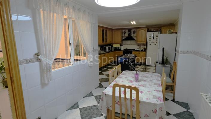 Image No.3-3 Bed Townhouse for sale