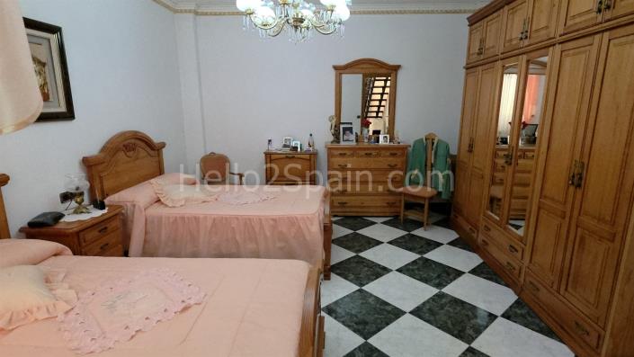 Image No.5-3 Bed Townhouse for sale