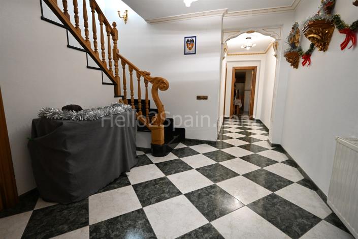 Image No.10-3 Bed Townhouse for sale