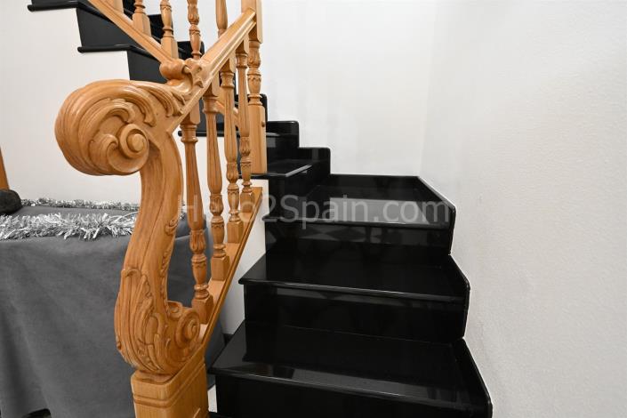 Image No.21-3 Bed Townhouse for sale