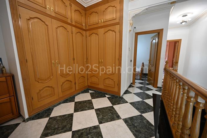 Image No.22-3 Bed Townhouse for sale