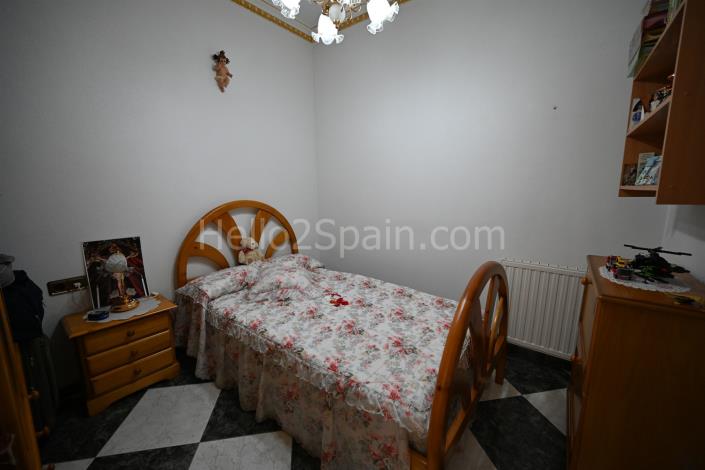Image No.25-3 Bed Townhouse for sale