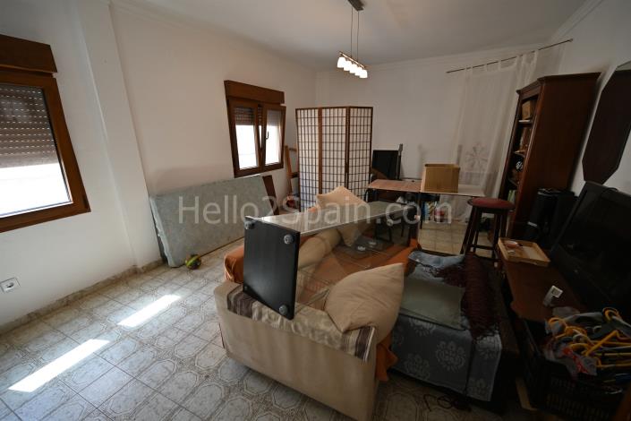 Image No.5-6 Bed Studio for sale