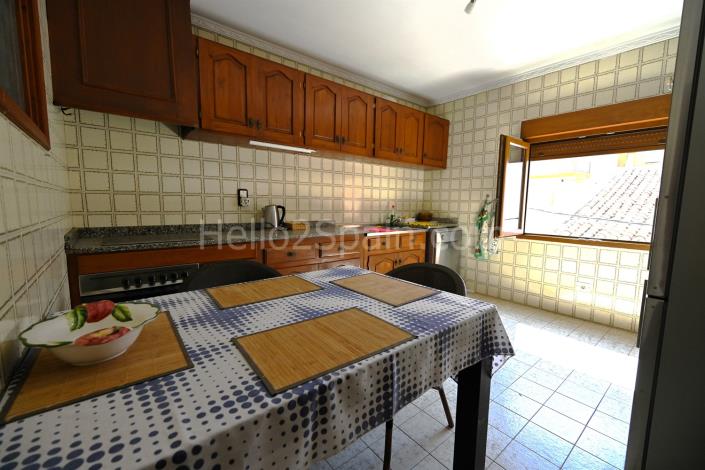 Image No.8-6 Bed Studio for sale