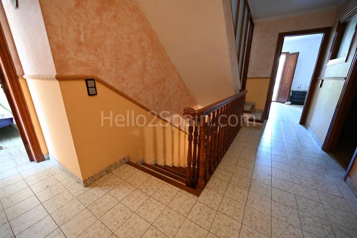 Image No.13-6 Bed Studio for sale