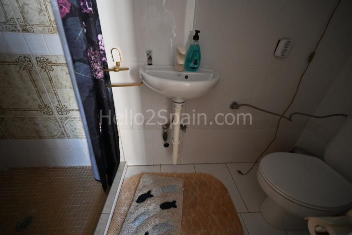 Image No.31-6 Bed Studio for sale