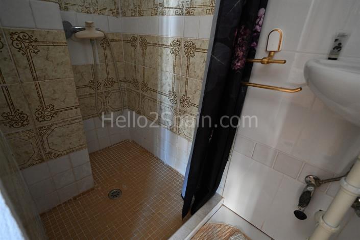 Image No.30-6 Bed Studio for sale
