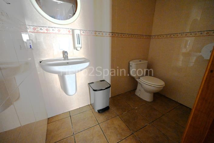 Image No.39-6 Bed Studio for sale