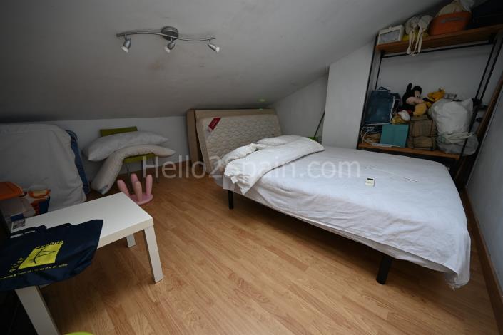 Image No.20-2 Bed Townhouse for sale