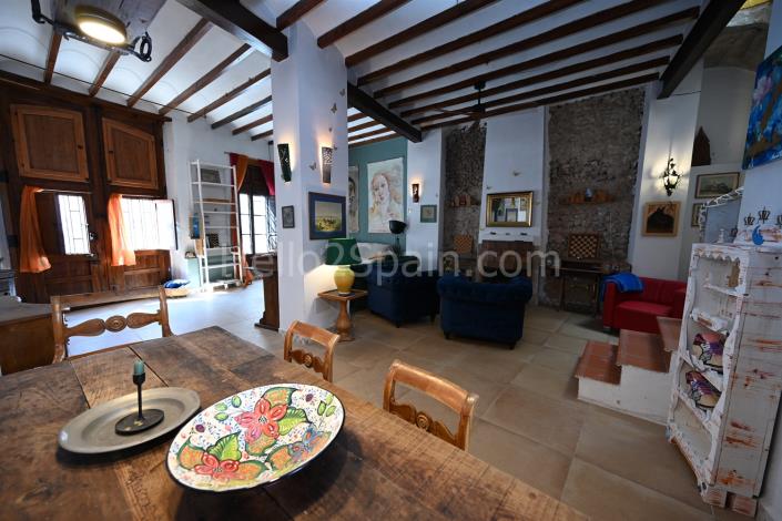 Image No.11-2 Bed Townhouse for sale