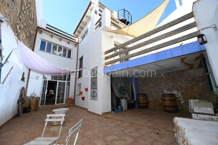 Image No.14-2 Bed Townhouse for sale