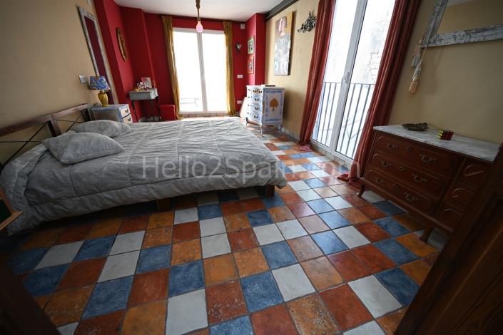 Image No.20-2 Bed Townhouse for sale