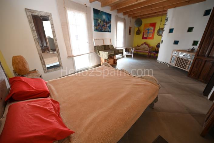 Image No.26-2 Bed Townhouse for sale