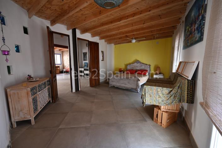 Image No.27-2 Bed Townhouse for sale