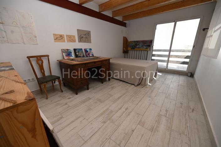 Image No.30-2 Bed Townhouse for sale