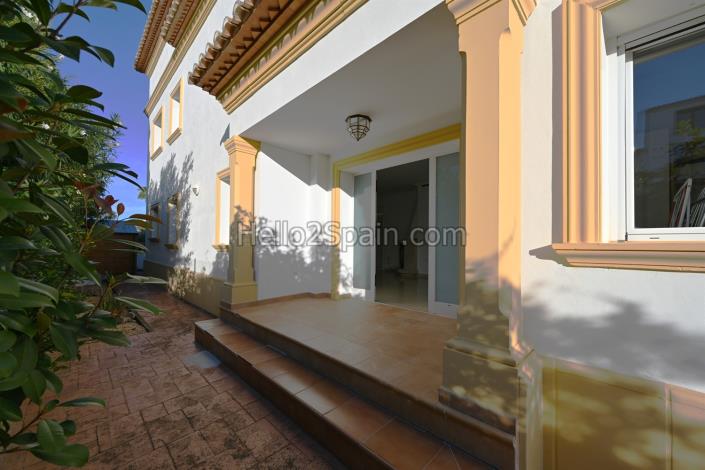 Image No.6-4 Bed Villa / Detached for sale