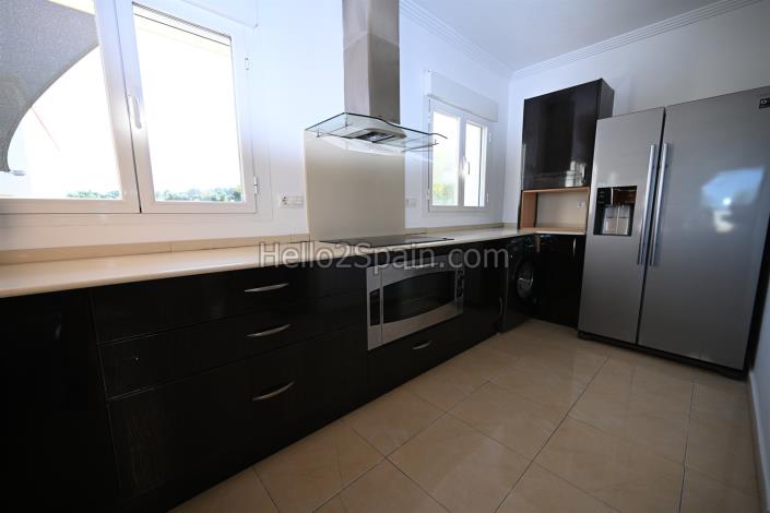 Image No.11-4 Bed Villa / Detached for sale