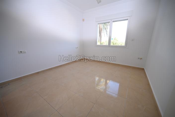 Image No.15-4 Bed Villa / Detached for sale