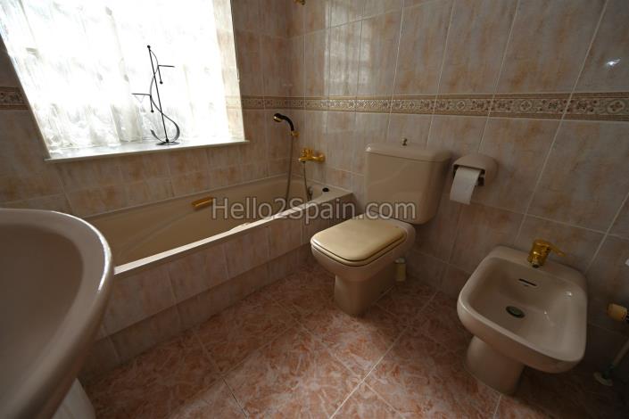 Image No.31-3 Bed Villa / Detached for sale