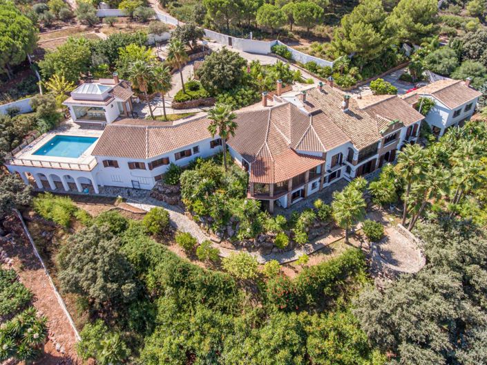 Image No.1-13 Bed Villa for sale