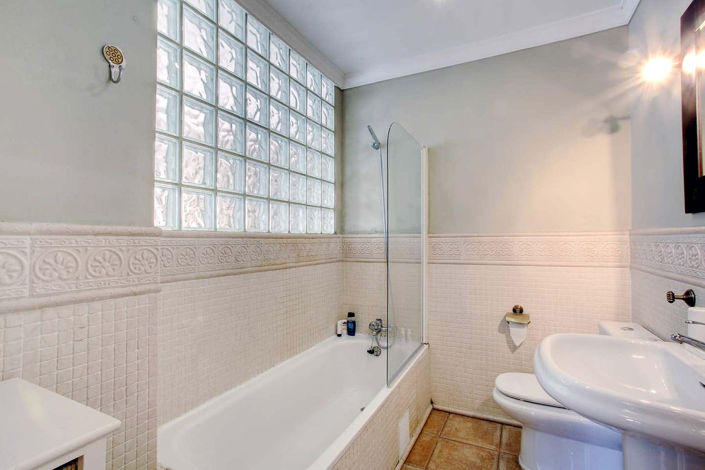 Image No.12-2 Bed Apartment for sale