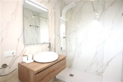 en-suite  bath