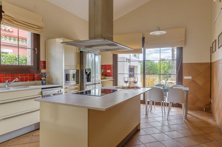 Image No.9-5 Bed Villa for sale