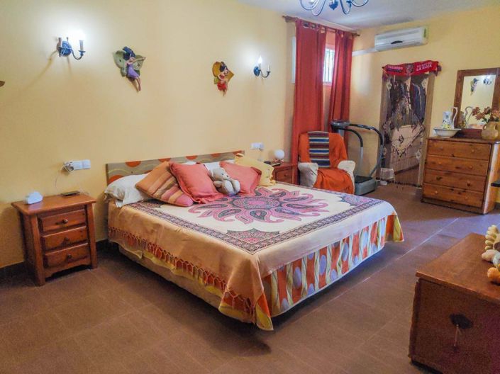 Image No.3-6 Bed Villa for sale