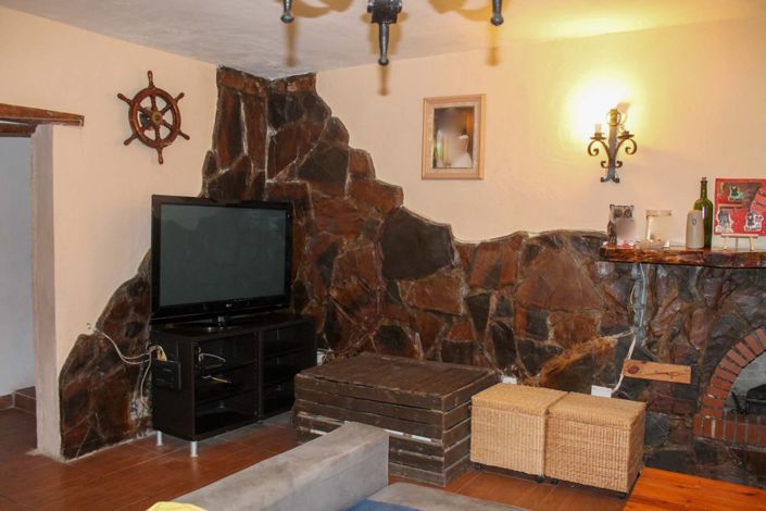 Image No.8-6 Bed Villa for sale