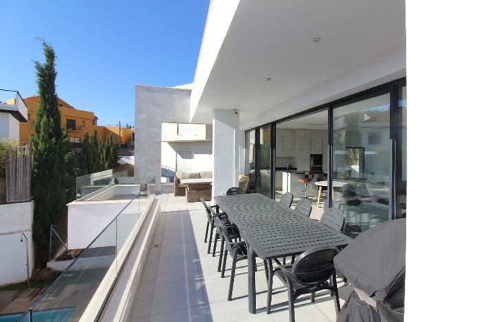 Image No.1-3 Bed Villa for sale