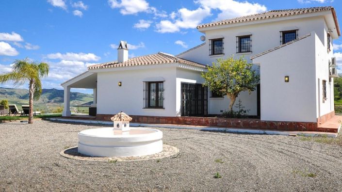 Image No.1-4 Bed Villa for sale