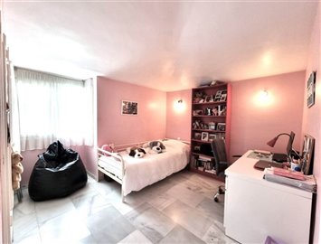 2nd bedroom