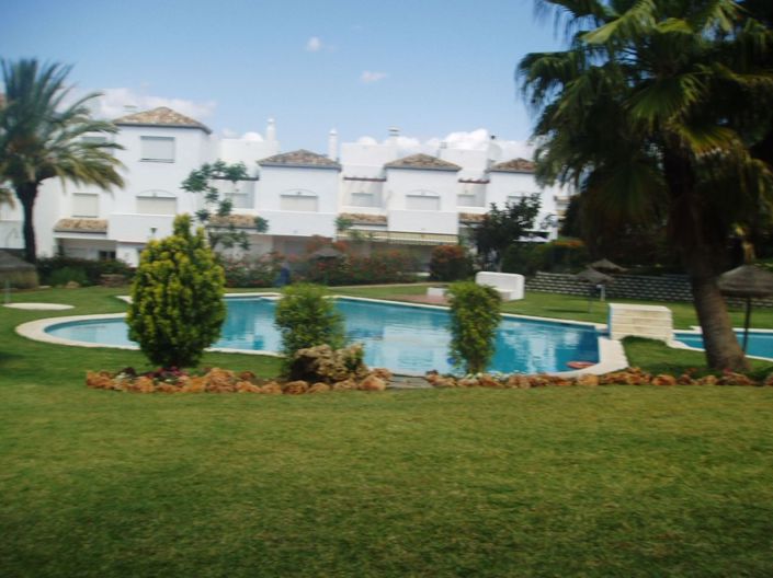 Image No.1-5 Bed Townhouse for sale