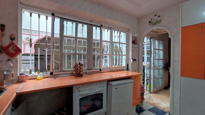 Image No.19-4 Bed Townhouse for sale