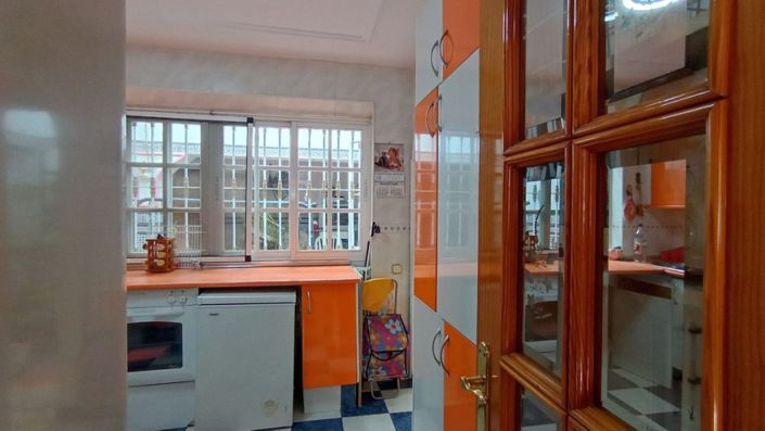 Image No.20-4 Bed Townhouse for sale