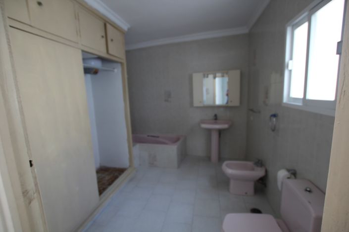 Image No.10-4 Bed House for sale