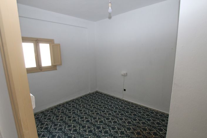 Image No.12-4 Bed Property for sale