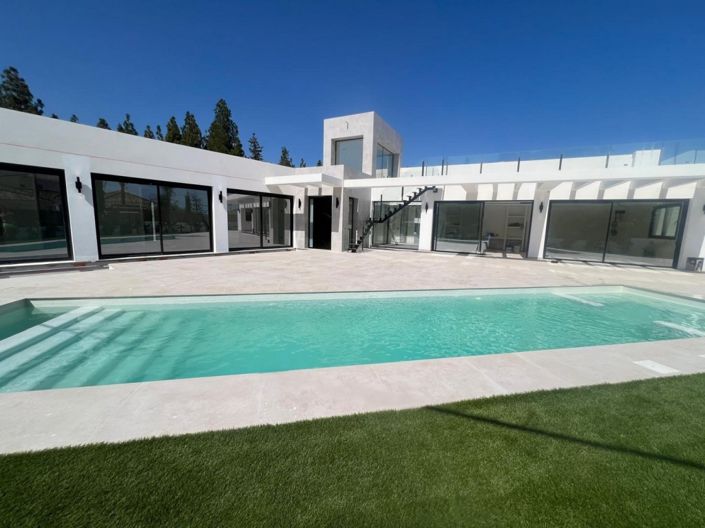 Image No.1-5 Bed Villa for sale